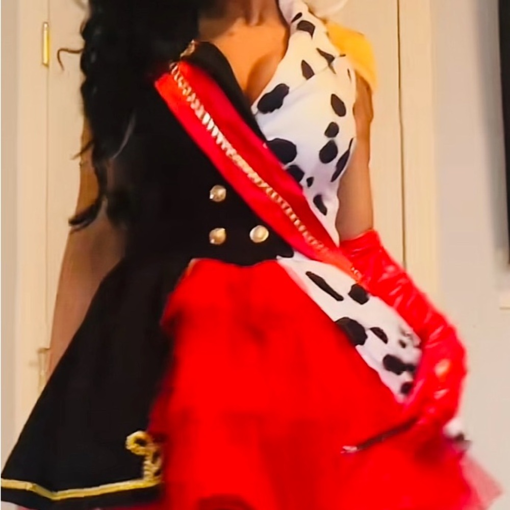 Dolls Kill tricks n treats CALL ME CRUEL Cruella DeVille Costume small - Picture 11 of 12